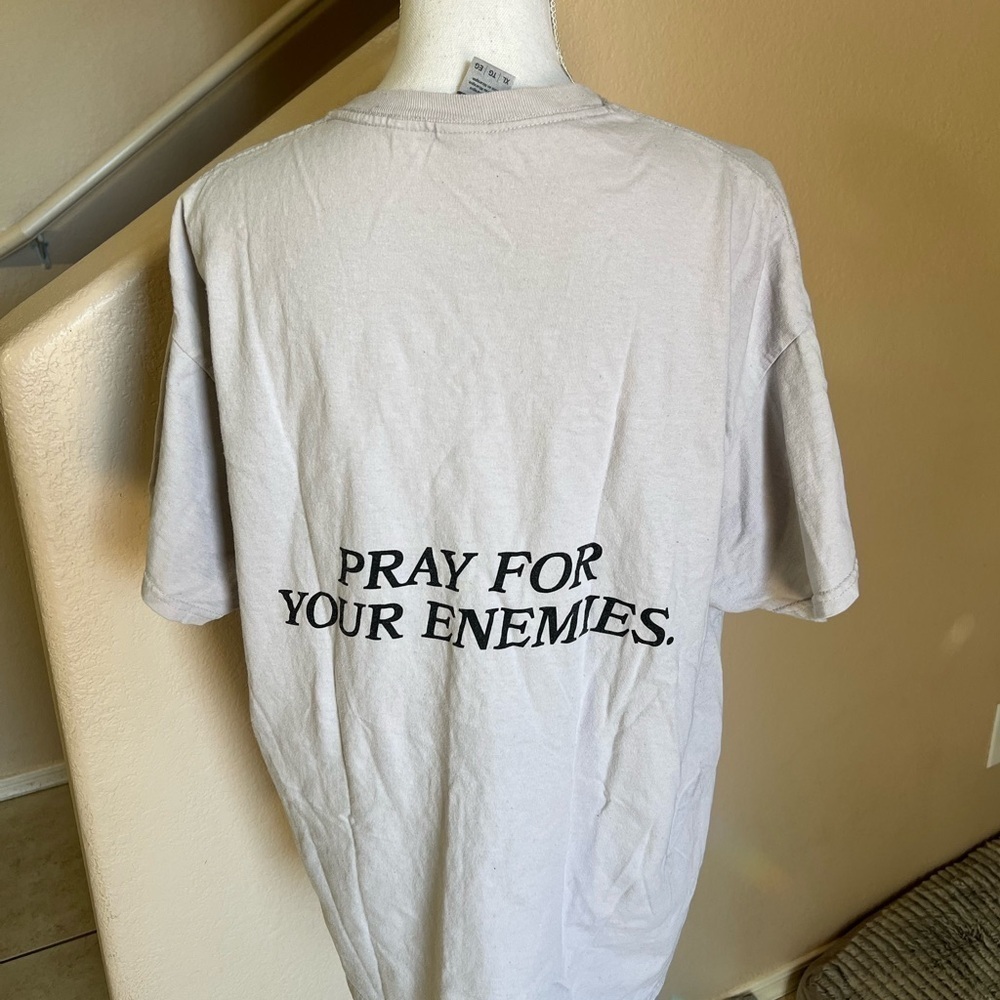 Pray for your enemies graphic tee - Picture 2 of 3